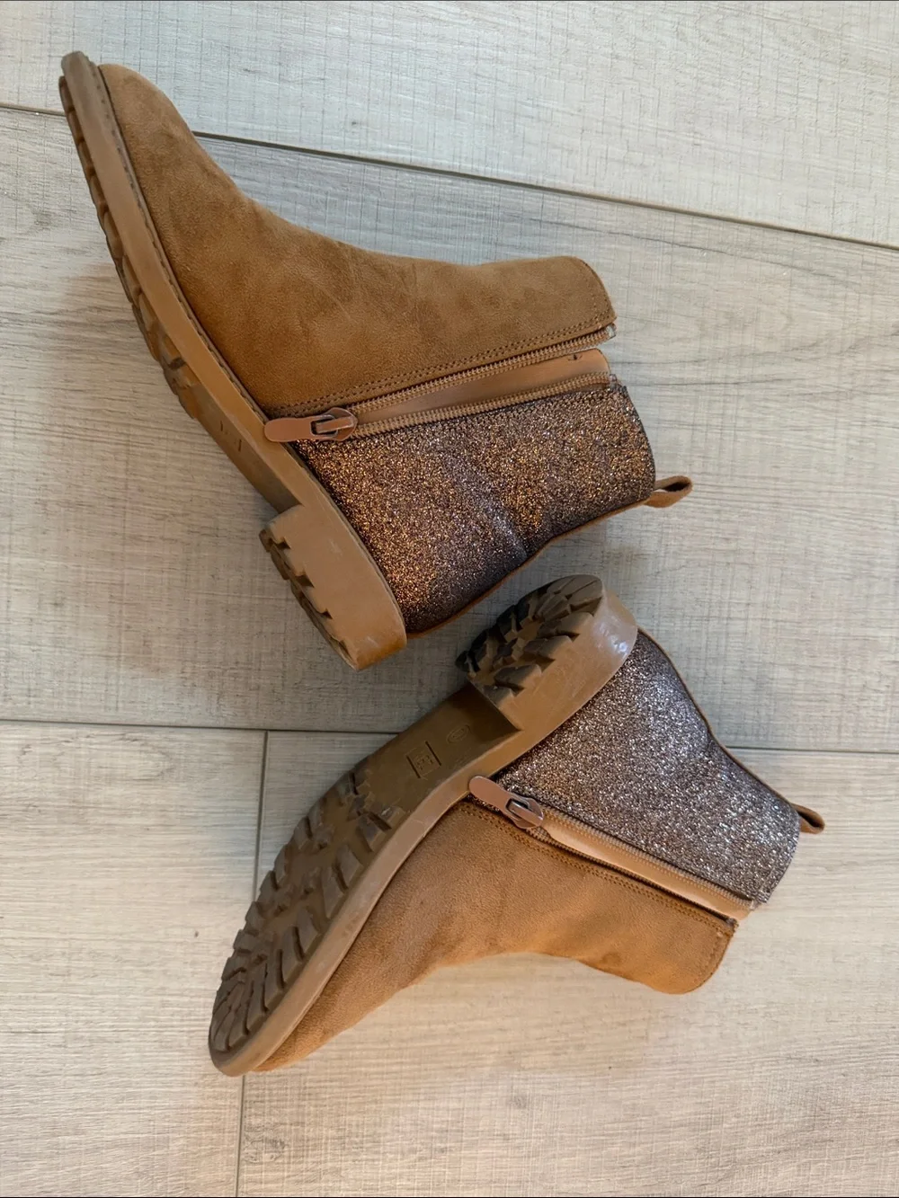 Girls Sparkly Faux Suede Boots